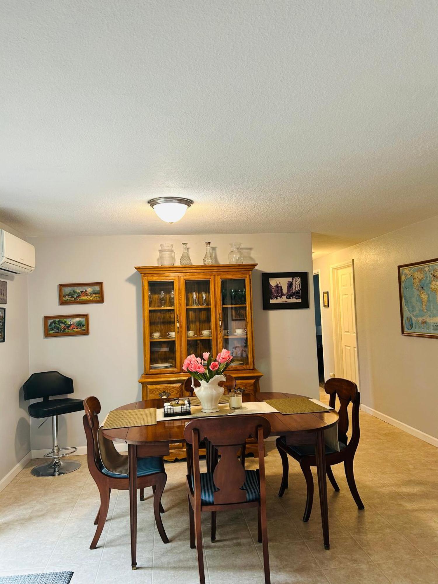 Emerald City 3 Bedroom 1 Bath Home ユージーン エクステリア 写真