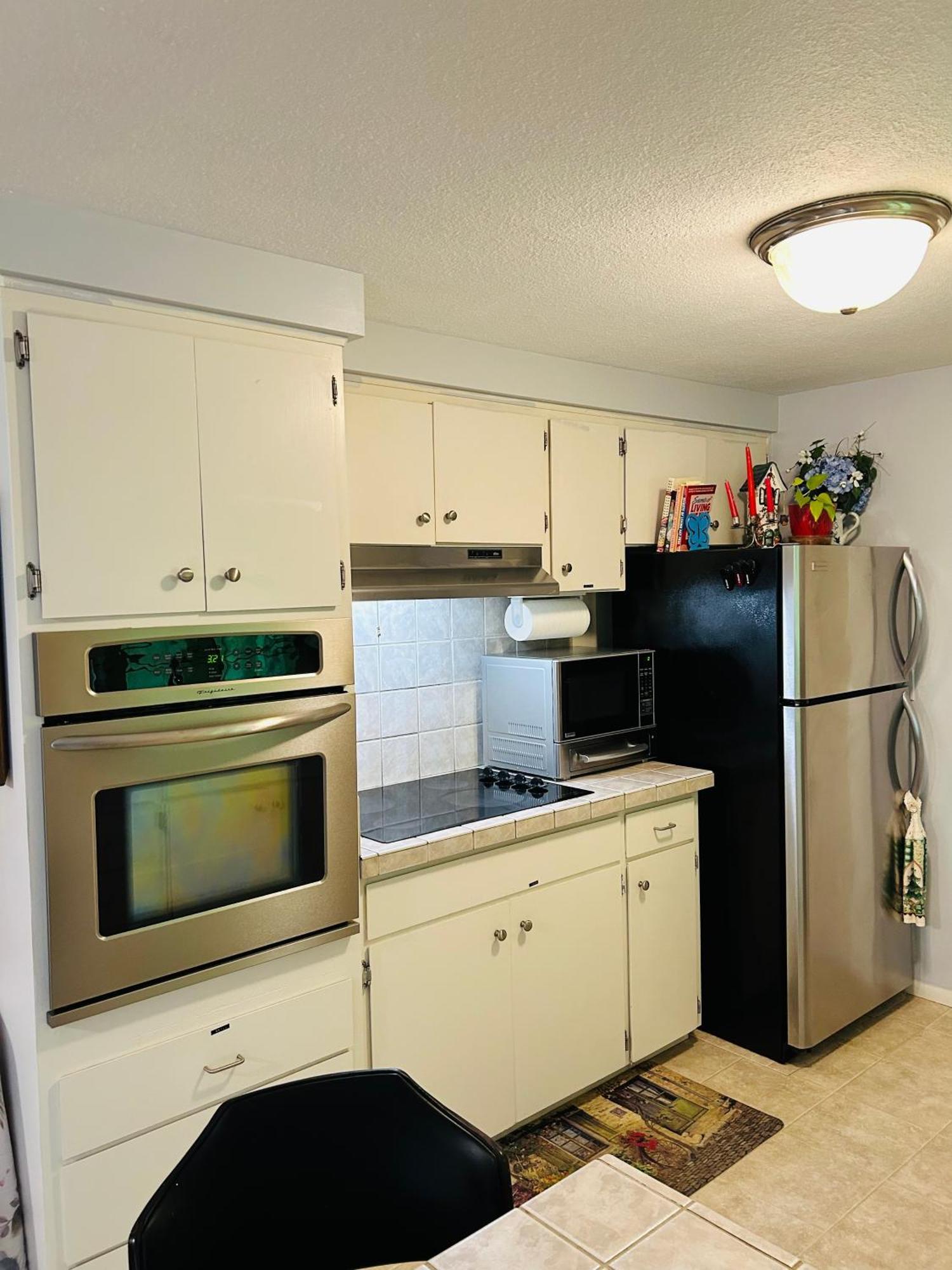 Emerald City 3 Bedroom 1 Bath Home ユージーン エクステリア 写真