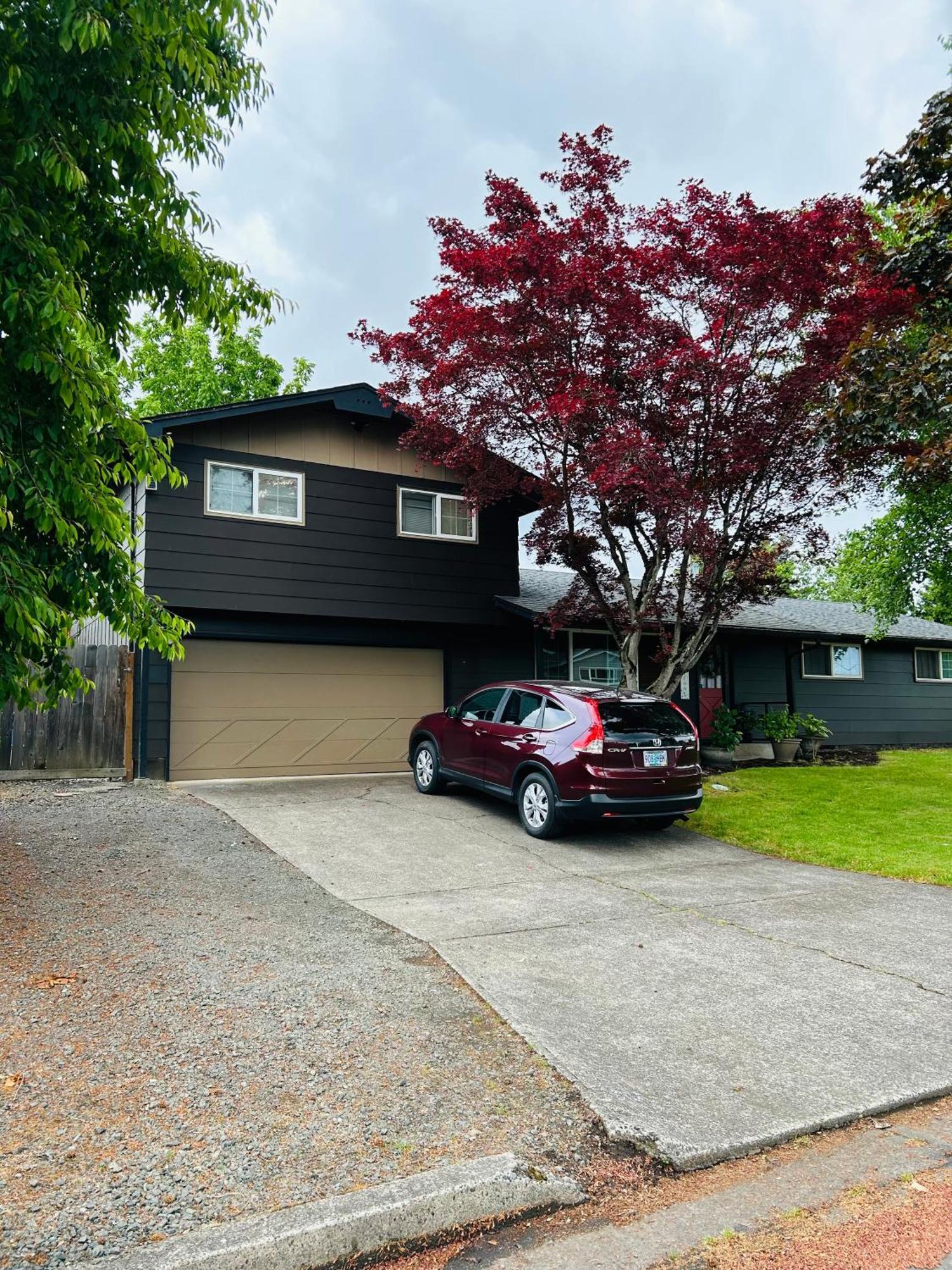 Emerald City 3 Bedroom 1 Bath Home ユージーン エクステリア 写真