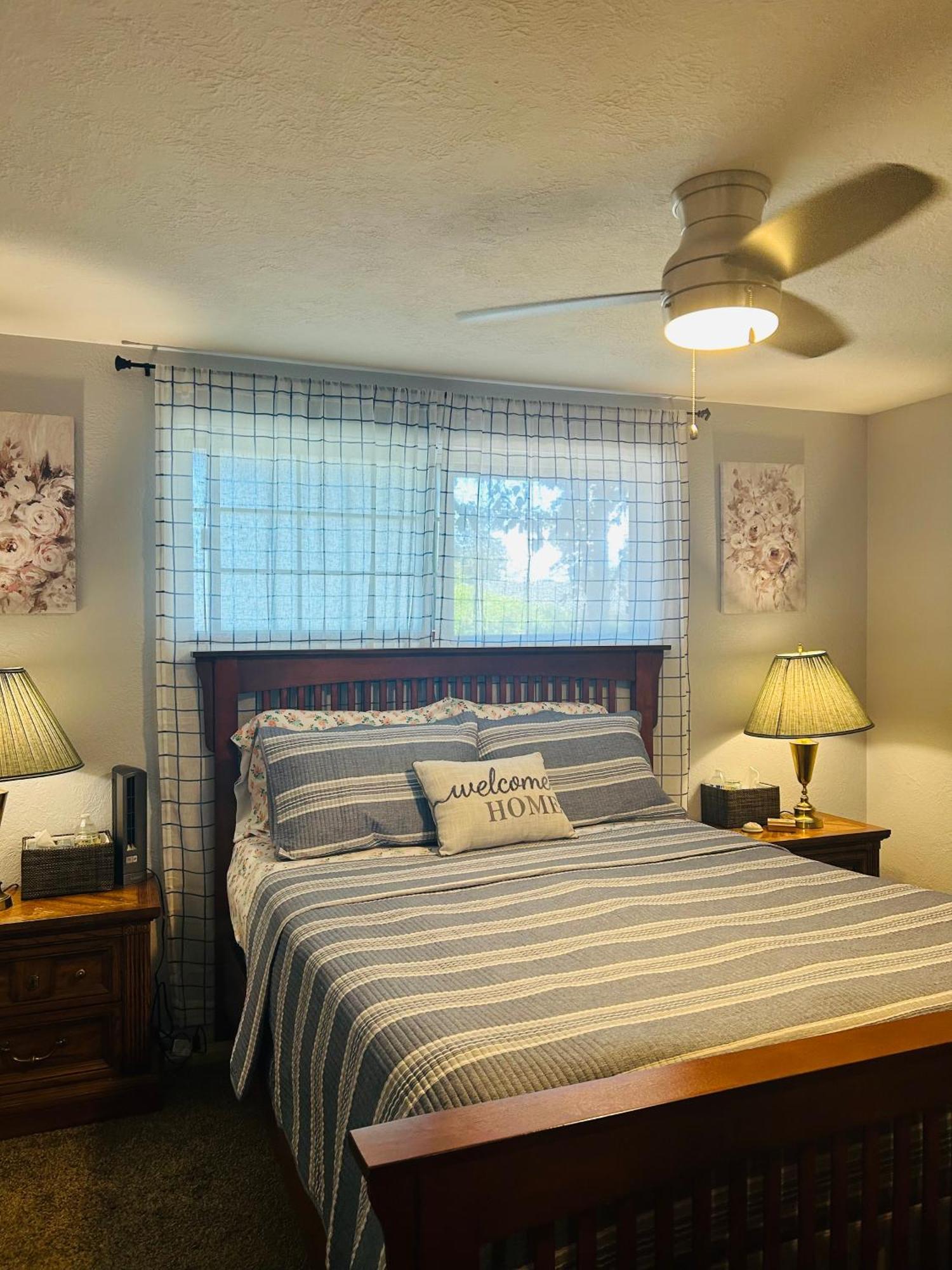 Emerald City 3 Bedroom 1 Bath Home ユージーン エクステリア 写真